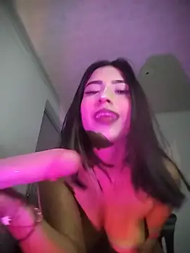 KITTYSQUIRT0: διαδικτυακό σόου στην κάμερα