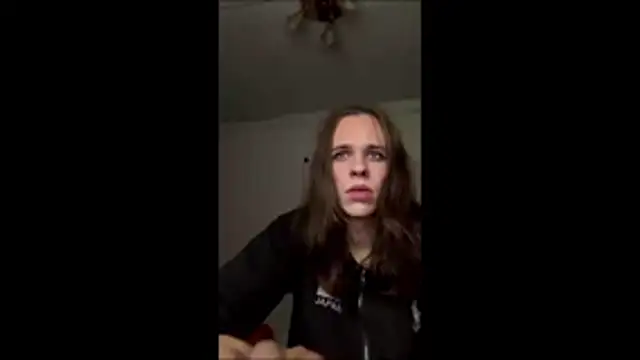 הופעת וובקאם של HotFemBooy
