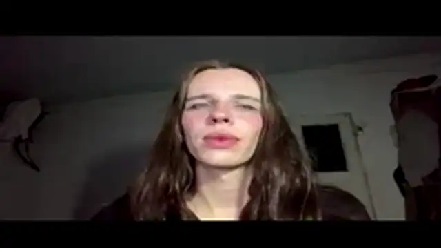 HotFemBooy: διαδικτυακό σόου στην κάμερα
