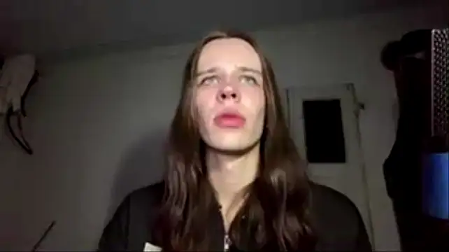HotFemBooy: διαδικτυακό σόου στην κάμερα