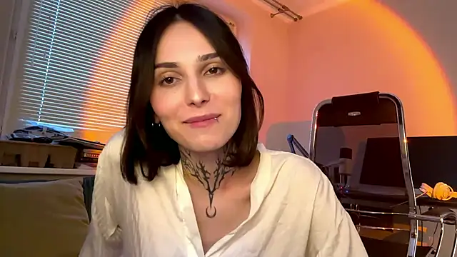 SweetFemBoyy webcam show