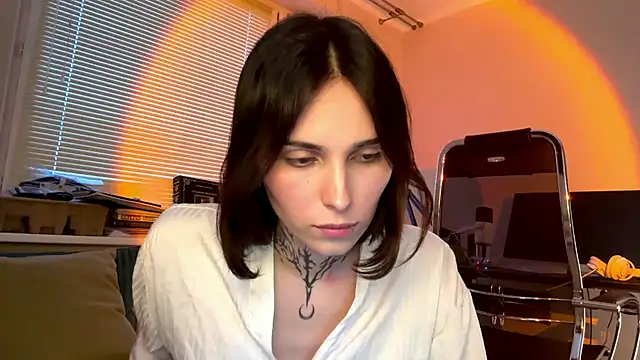 SweetFemBoyy webcam show