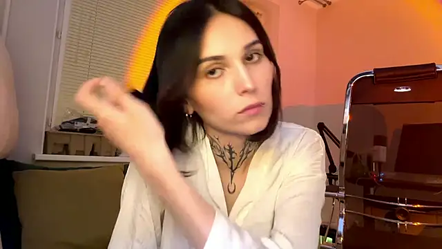 SweetFemBoyy Show in webcam