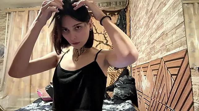 הופעת וובקאם של SweetFemBoyy