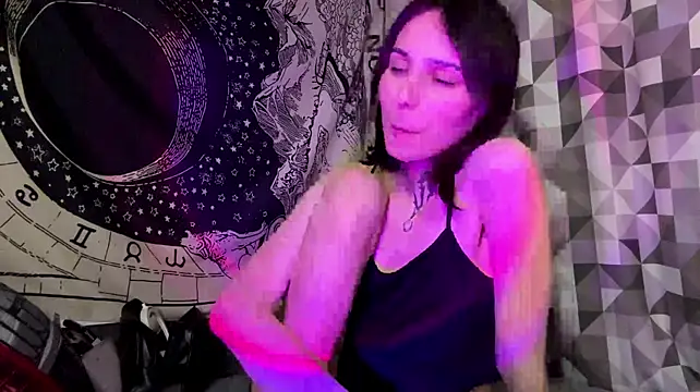 SweetFemBoyy Webcam show