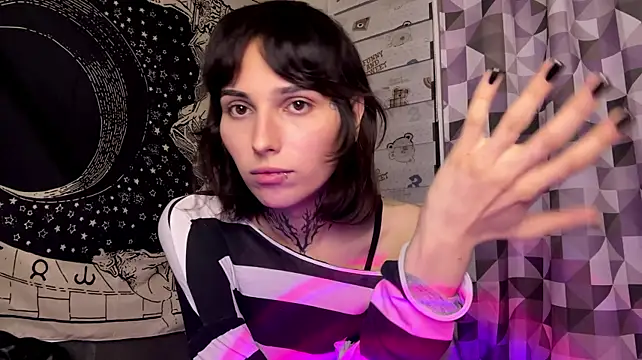 SweetFemBoyy Pertunjukan Webcam