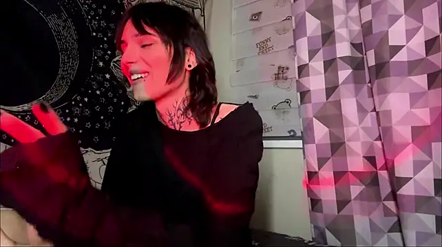 SweetFemBoyyn Webbikameraesitys