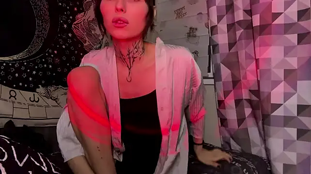 הופעת וובקאם של SweetFemBoyy