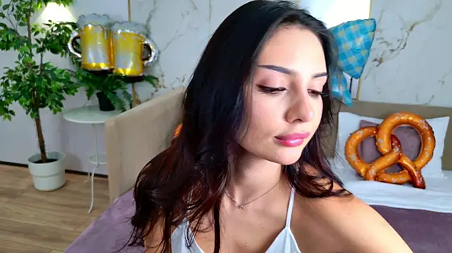 Show modela TianaFoxy na web-kameri