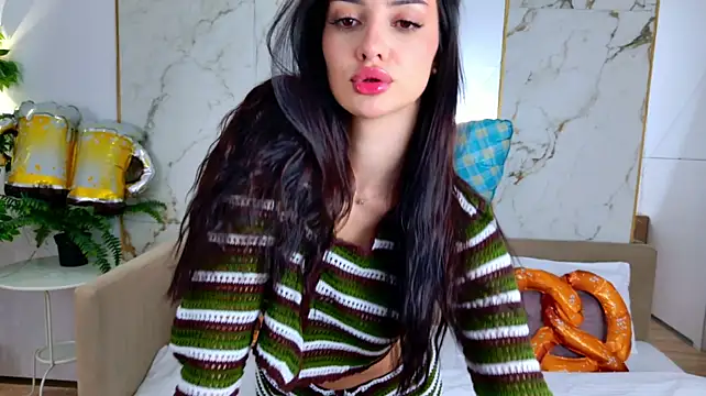 TianaFoxy's Webcam Show