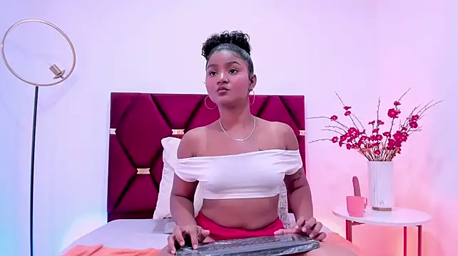 Chat +18 de AylinSantel ao vivo