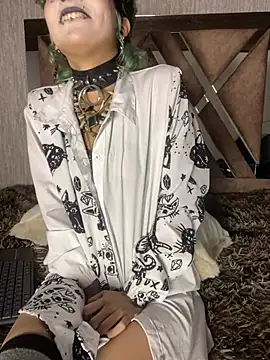 Rithsy_Coren Webbikameraesitys