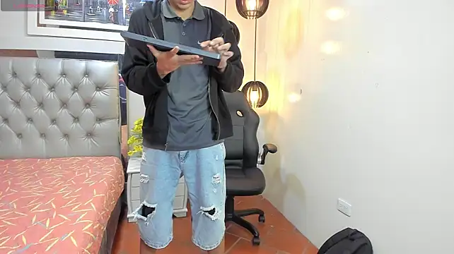 הופעת וובקאם של Leo_Royce