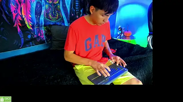 Chatroom XXX en direct de Leo_Royce