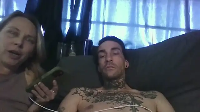 Pokazy przed kamerką – 2-BLUNT-CUNTS
