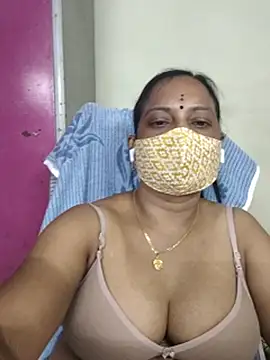 Show modela salukutty na web-kameri