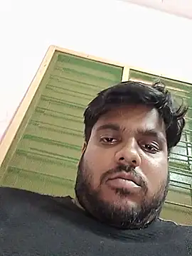 Cutehornyyboiy Show in webcam