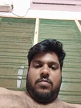 Cutehornyyboiy Show Webcam