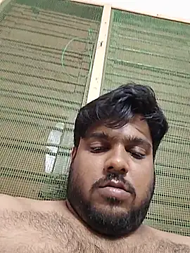 הופעת וובקאם של Cutehornyyboiy