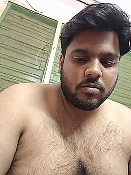 Cutehornyyboiy webkamerás műsora