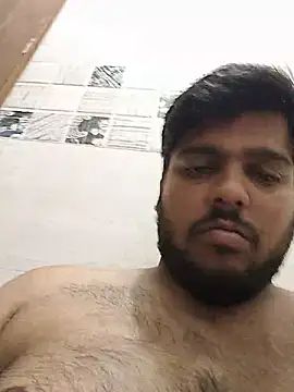 Cutehornyyboiy webkamerás műsora