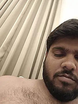 Cutehornyyboiy Webcam-Show