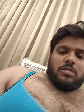 Cutehornyyboiy webcam show