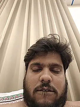 Cutehornyyboiy Webcam Show