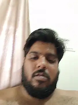 Cutehornyyboiy Show in webcam