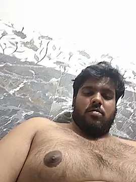 Cutehornyyboiy Show Webcam
