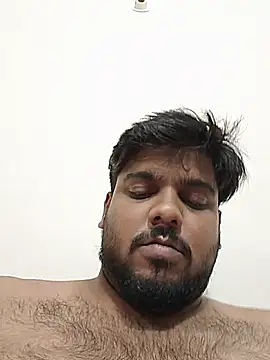 Hornyydoggg: διαδικτυακό σόου στην κάμερα