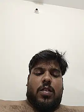 הופעת וובקאם של Hornyydoggg