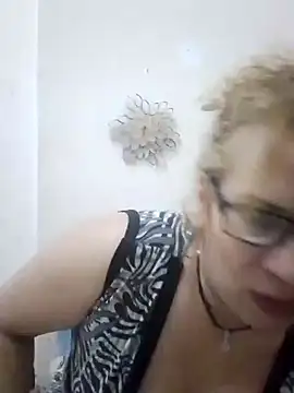 FOXY_LYNN Show in webcam
