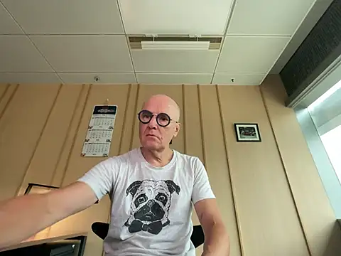 CharlieBrown7777 在線直播表演