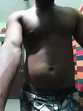 HornyYounger: διαδικτυακό σόου στην κάμερα