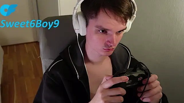 Pokazy przed kamerką – Sweet6Boy9