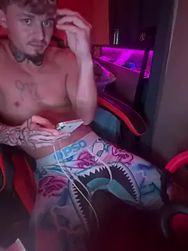 Show modela C5ive2Nasty na web-kameri