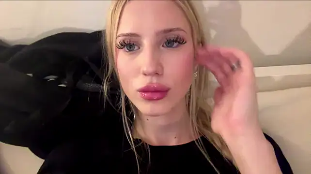 Alicekittyy Webcam-Show