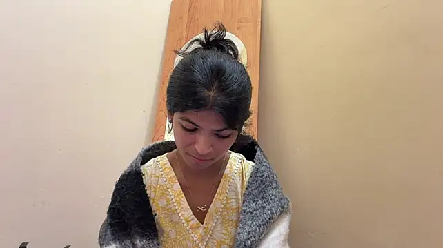 Chat +18 de NgaMuszar ao vivo