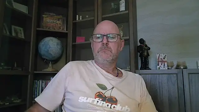 JohnDutchDaddy: διαδικτυακό σόου στην κάμερα