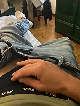 Pol8888 Show in webcam