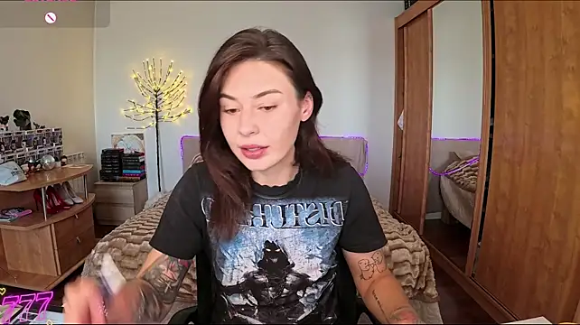 LilCamomile Show Webcam