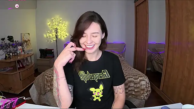 LilCamomile webcam show