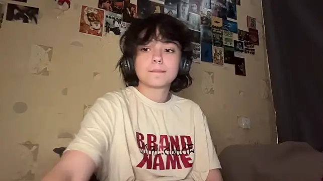 Chat +18 de Kirin_Lin ao vivo