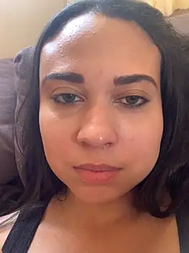 regina425 Pertunjukan Webcam