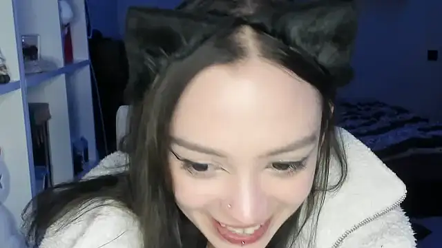 PurrYuna Adlı Modelin Canlı XXX Sohbeti