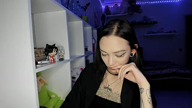PurrYuna's Live Chat Room