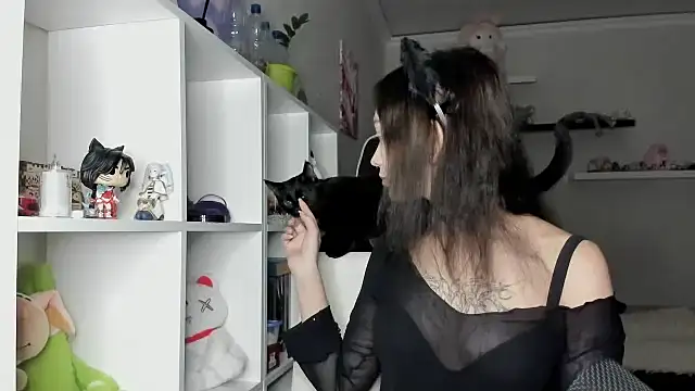 PurrYuna webkamerás műsora