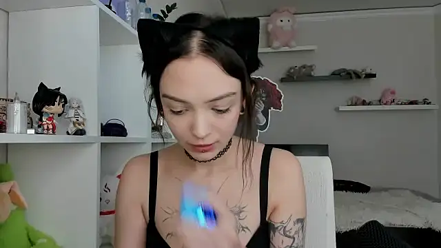 Chat +18 de PurrYuna ao vivo