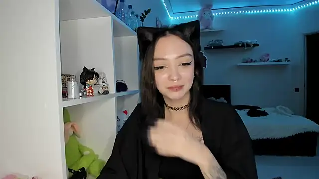 PurrYuna webcam show